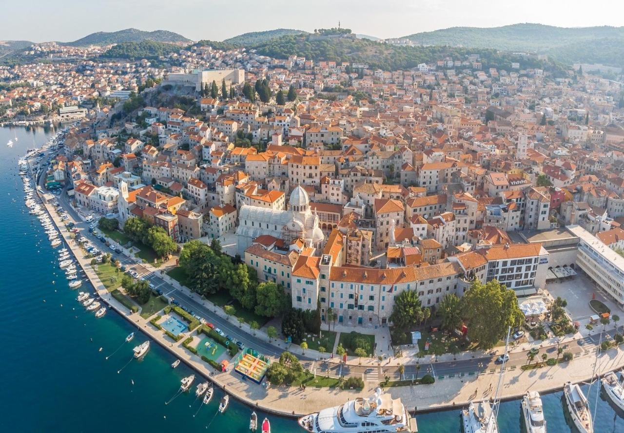 N & D Appartement Šibenik Buitenkant foto