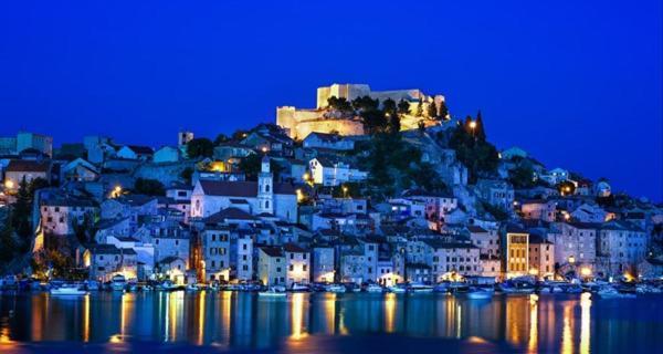 N & D Appartement Šibenik Buitenkant foto