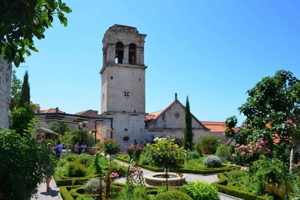 N & D Appartement Šibenik Buitenkant foto
