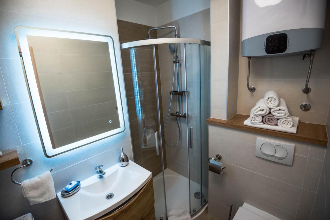 N & D Appartement Šibenik Buitenkant foto
