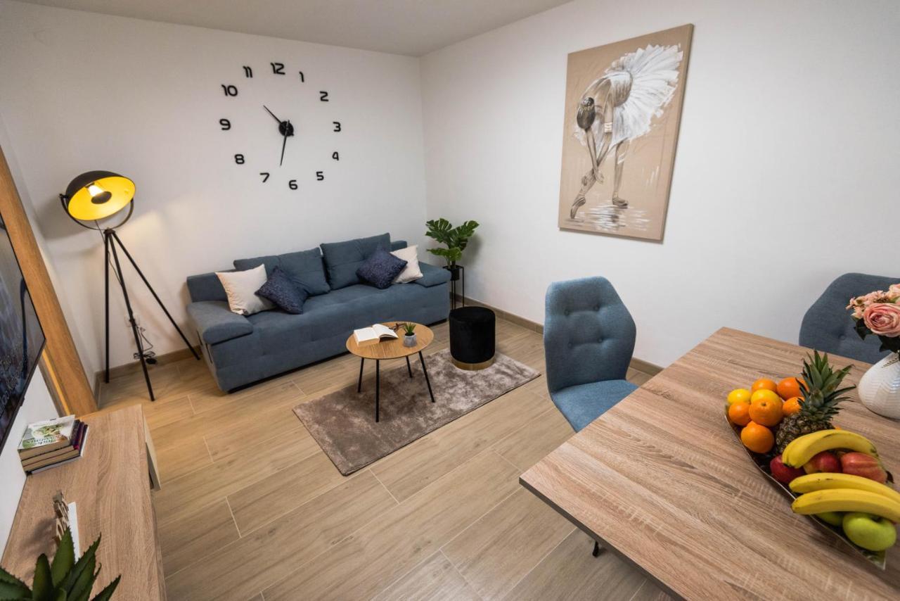 N & D Appartement Šibenik Buitenkant foto