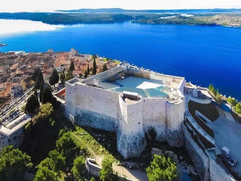 N & D Appartement Šibenik Buitenkant foto