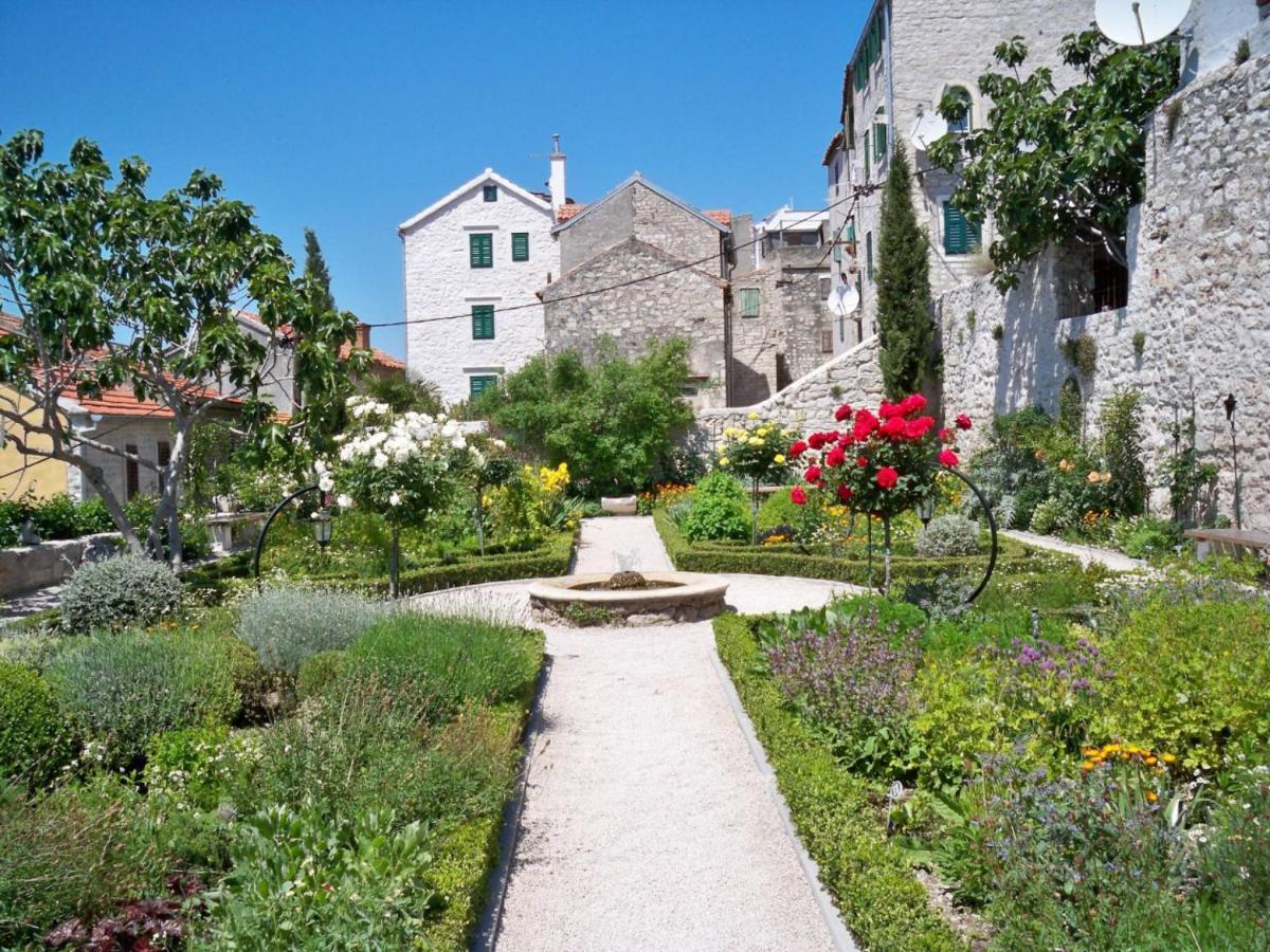 N & D Appartement Šibenik Buitenkant foto