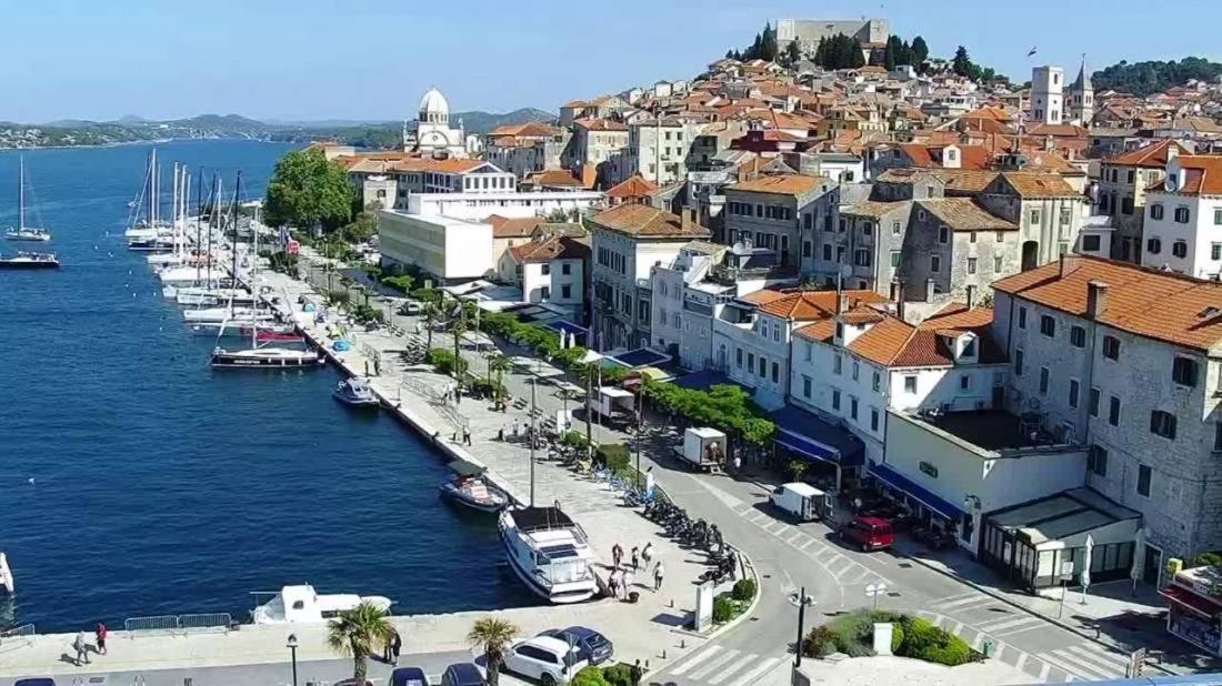 N & D Appartement Šibenik Buitenkant foto